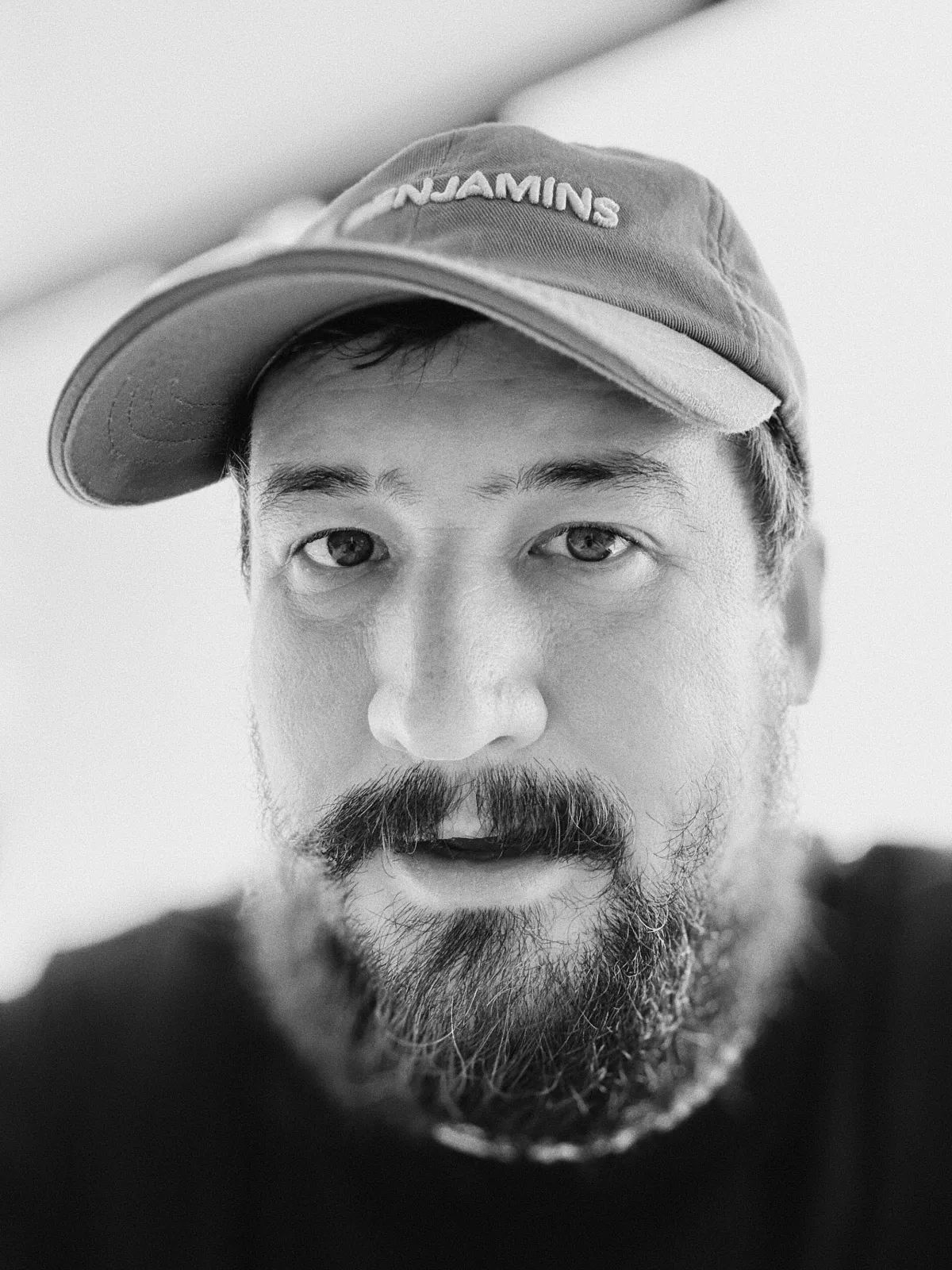 Перед барбершопом